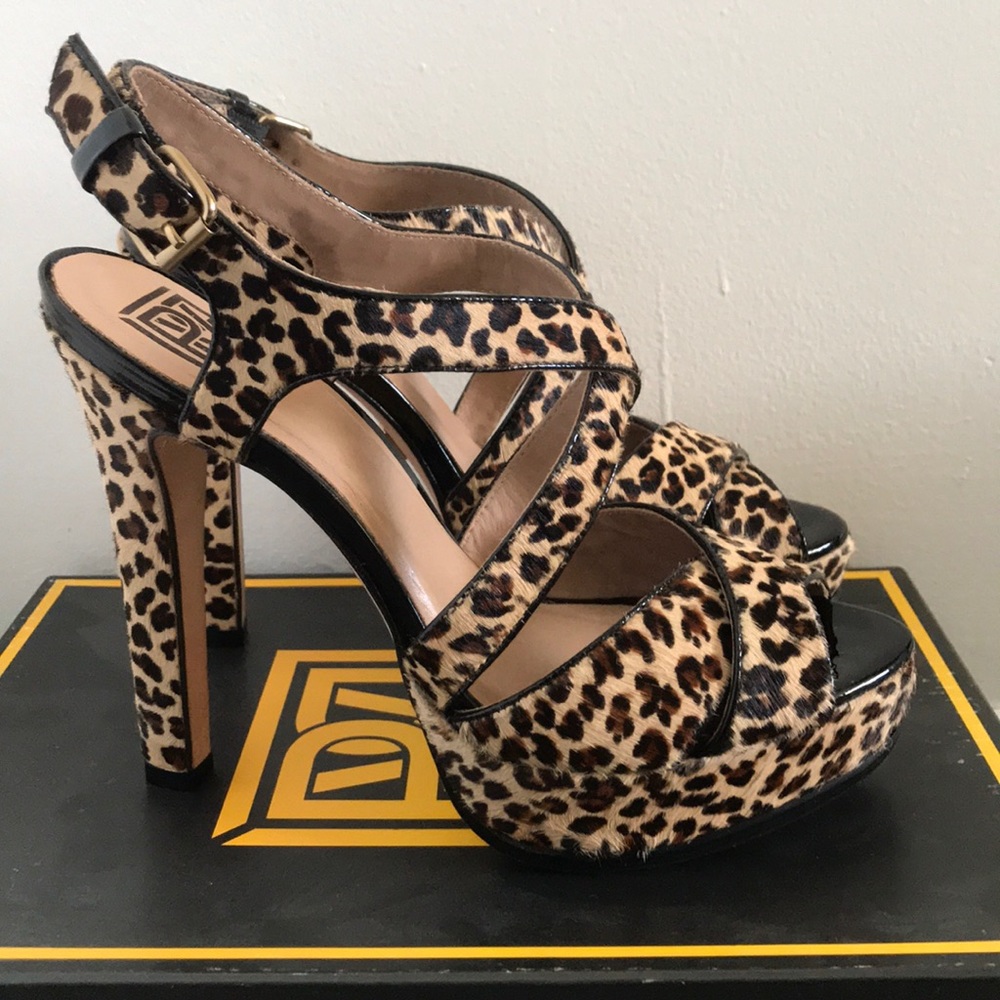 Pour la Victoire leopard calf pony hair heels - size 8M